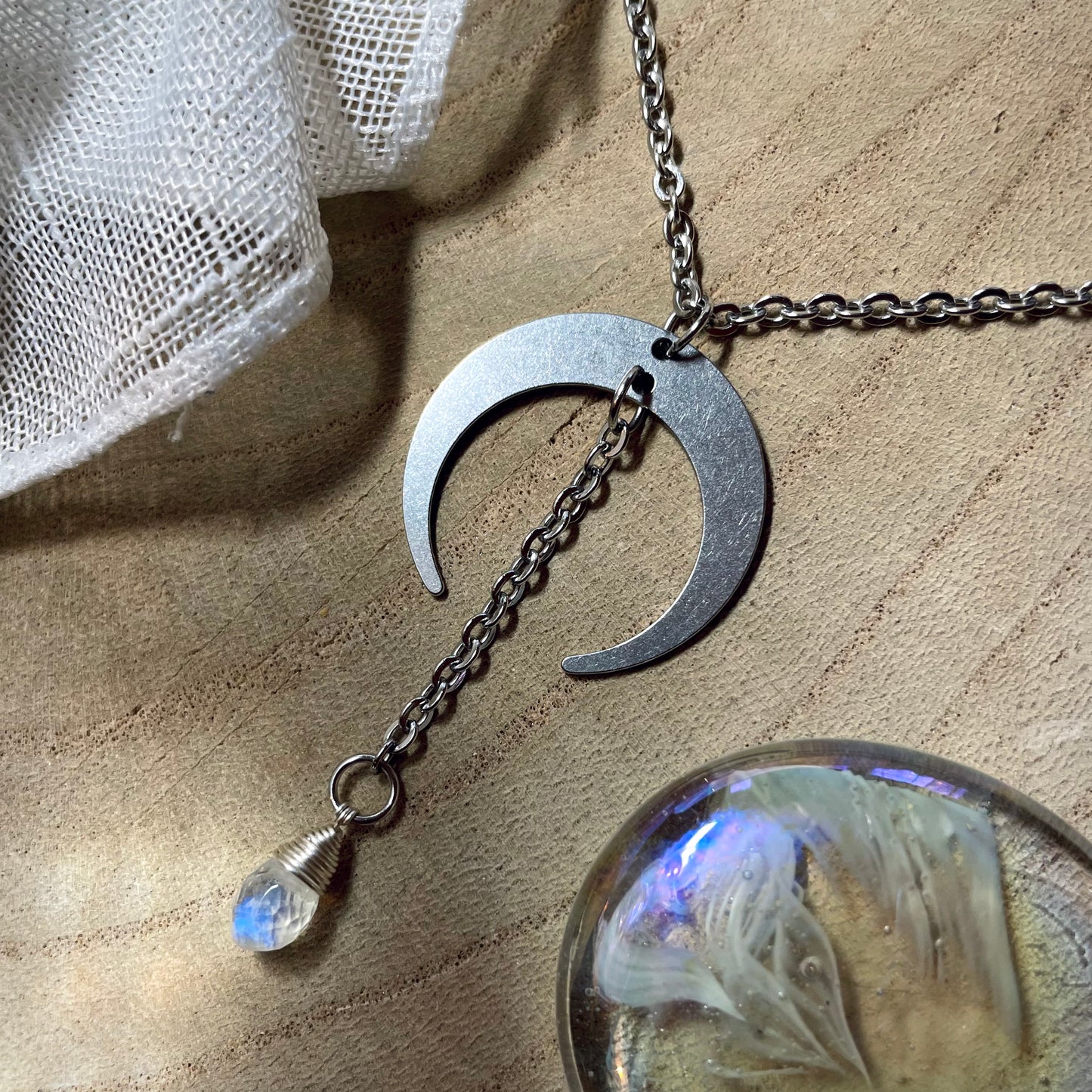 Crescent Moon NECKLACE