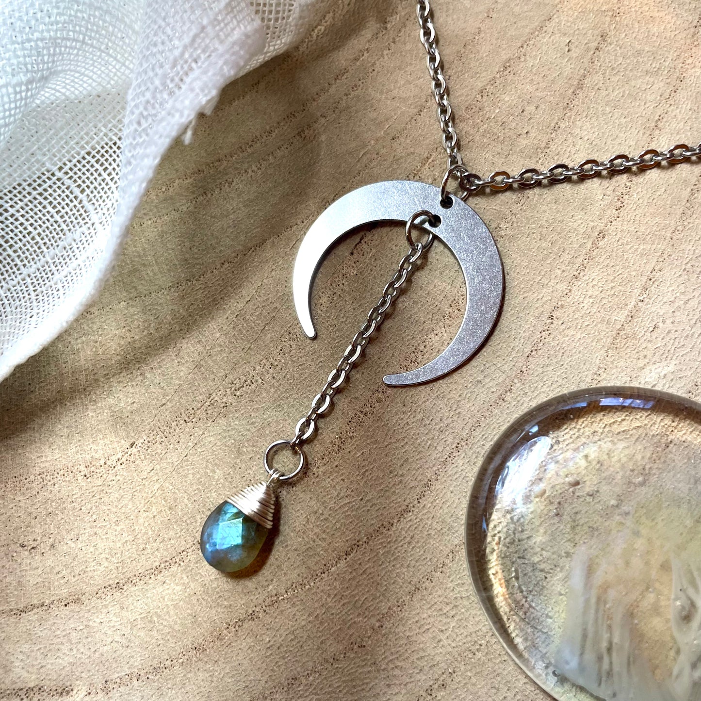 Crescent Moon NECKLACE